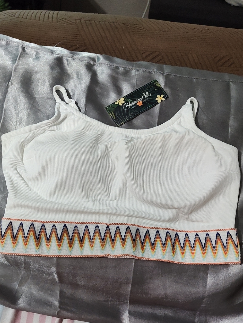 Blooming Jelly White Ribbed Cropped Cami with Embroidered Hem